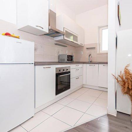 Tanja Apartment 오미스 외부 사진