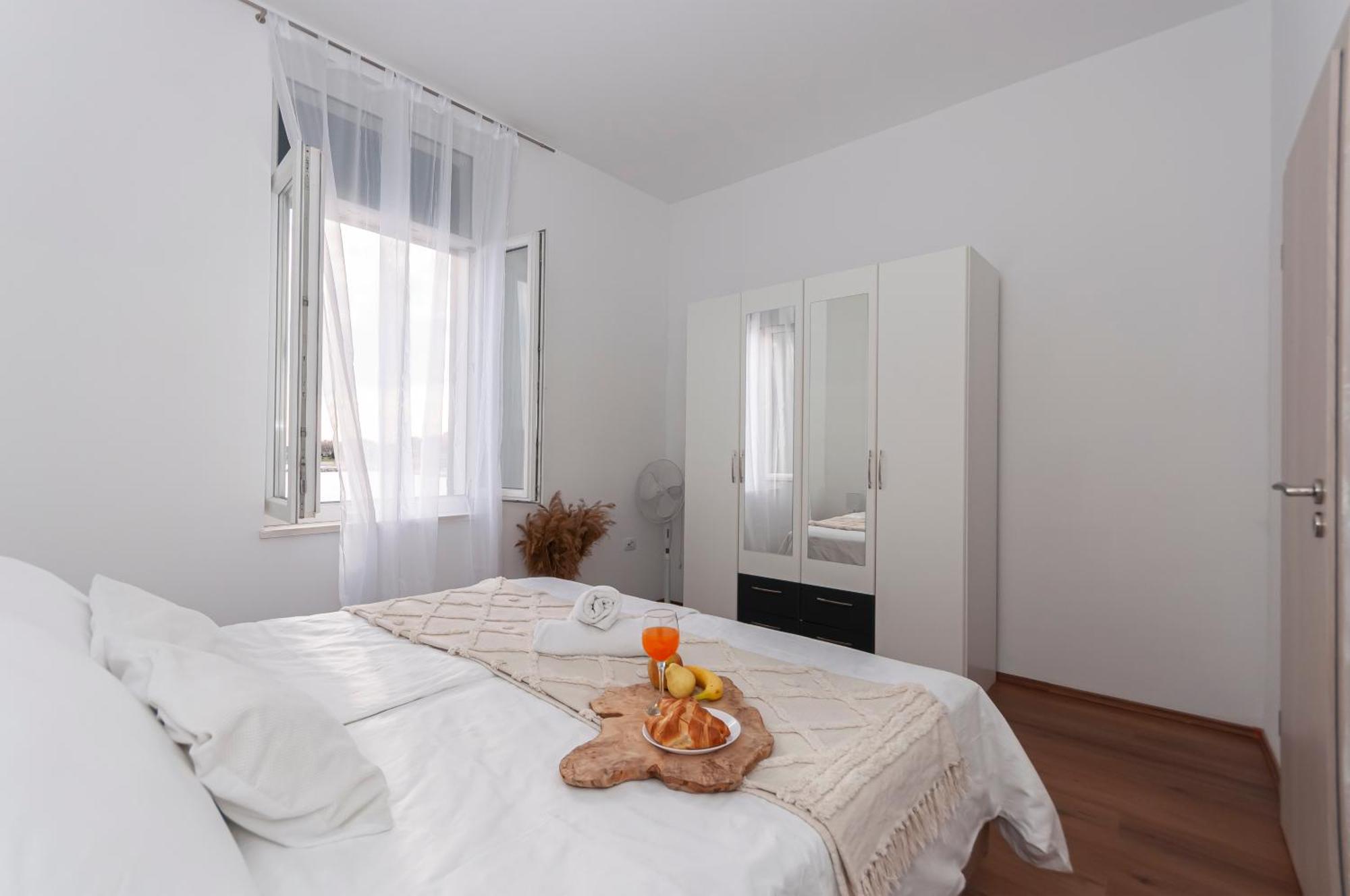 Tanja Apartment 오미스 외부 사진