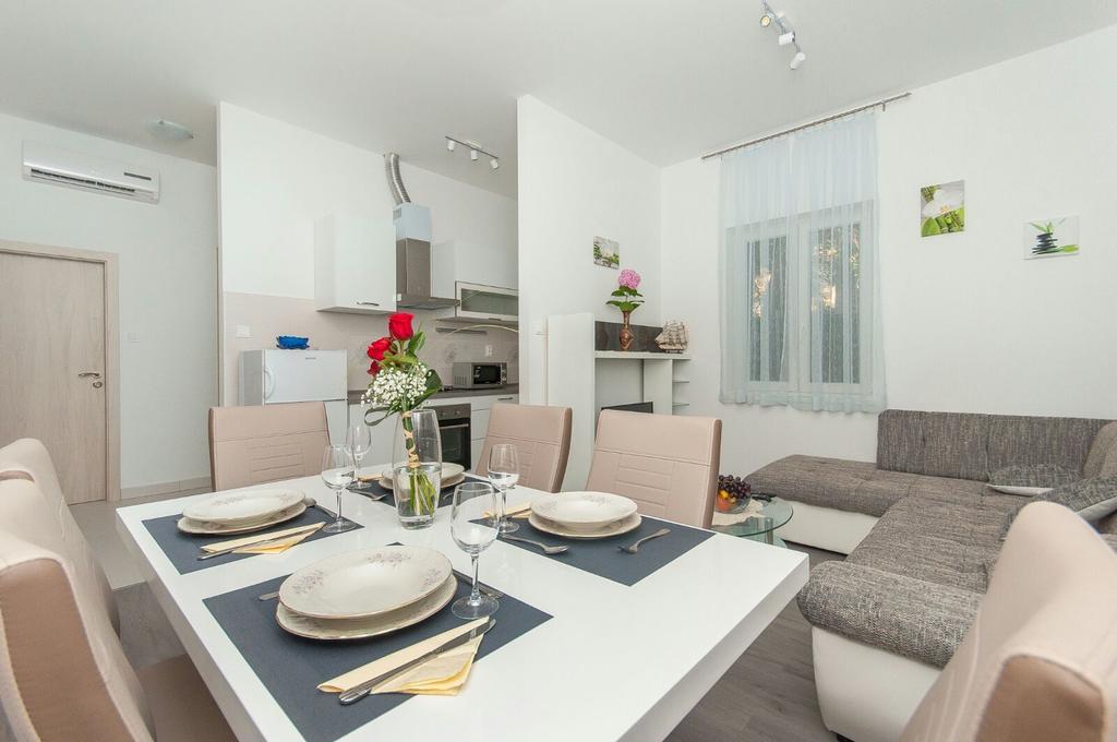 Tanja Apartment 오미스 외부 사진